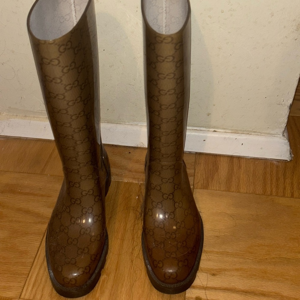 100% authentic Gucci Rainboots